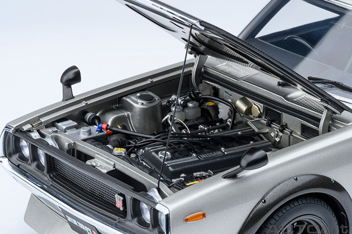 77477 "Online Exclusive" NISSAN SKYLINE 2000 GT-R (KPGC110) TUNED VERSION  "CARBON BLACK BONNET" (SILVER)