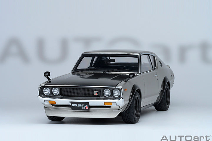 77477 "Online Exclusive" NISSAN SKYLINE 2000 GT-R (KPGC110) TUNED VERSION  "CARBON BLACK BONNET" (SILVER)