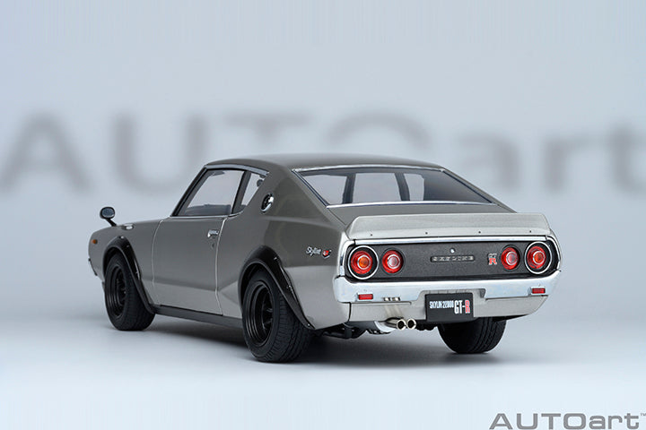 77477 "Online Exclusive" NISSAN SKYLINE 2000 GT-R (KPGC110) TUNED VERSION  "CARBON BLACK BONNET" (SILVER)