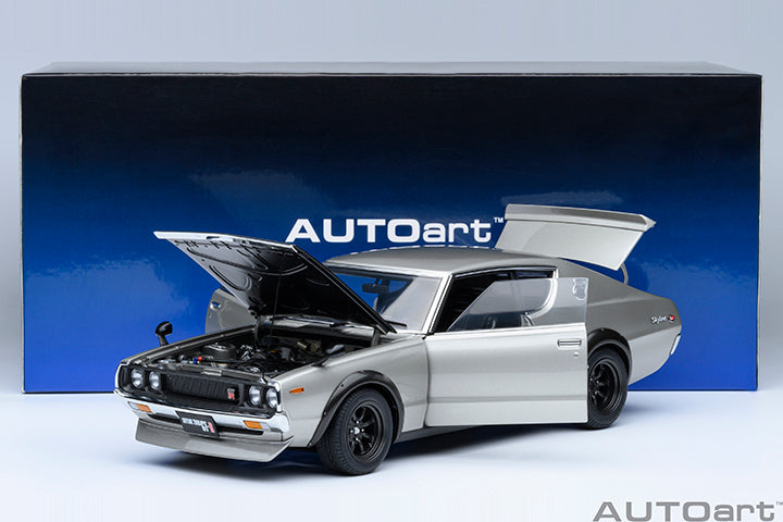 77477 "Online Exclusive" NISSAN SKYLINE 2000 GT-R (KPGC110) TUNED VERSION  "CARBON BLACK BONNET" (SILVER)