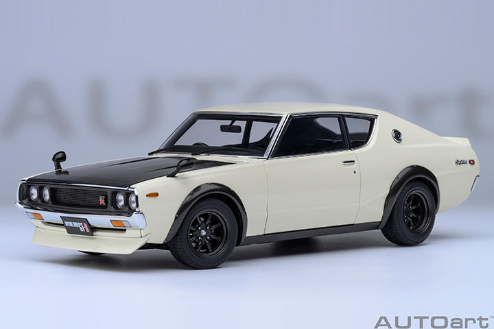 77478 "Online Exclusive" NISSAN SKYLINE 2000 GT-R (KPGC110) TUNED VERSION  "CARBON BLACK BONNET" (WHITE)