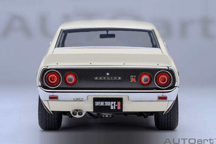 77478 "Online Exclusive" NISSAN SKYLINE 2000 GT-R (KPGC110) TUNED VERSION  "CARBON BLACK BONNET" (WHITE)