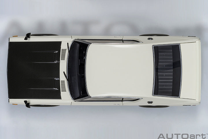77478 "Online Exclusive" NISSAN SKYLINE 2000 GT-R (KPGC110) TUNED VERSION  "CARBON BLACK BONNET" (WHITE)