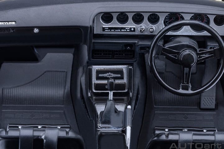 77478 "Online Exclusive" NISSAN SKYLINE 2000 GT-R (KPGC110) TUNED VERSION  "CARBON BLACK BONNET" (WHITE)