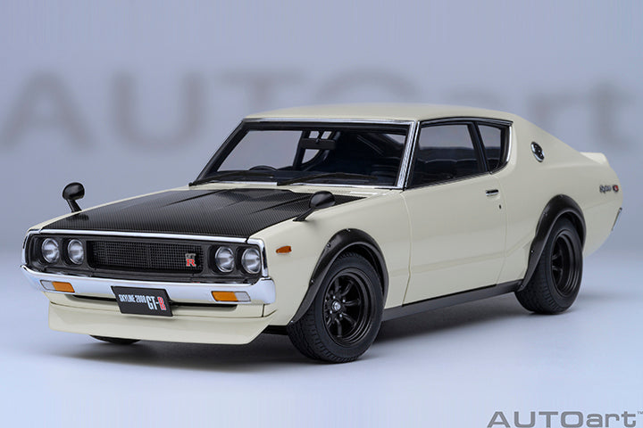 77478 "Online Exclusive" NISSAN SKYLINE 2000 GT-R (KPGC110) TUNED VERSION  "CARBON BLACK BONNET" (WHITE)