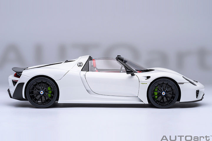 77920 PORSCHE 918 SPYDER WEISSACH PACKAGE (WHITE/RED INTERIOR)
