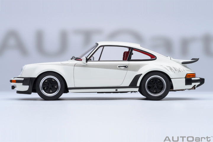 78113 PORSCHE 911(930) TURBO 3.0 (GRAND PRIX WHITE W/ TURBO STRIPES)