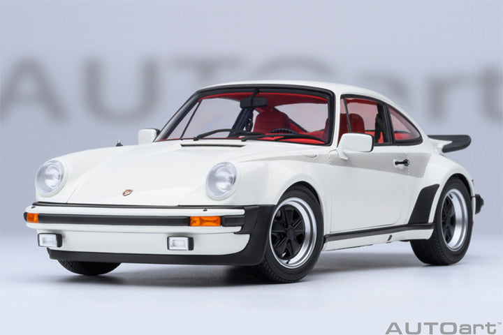 78113 PORSCHE 911(930) TURBO 3.0 (GRAND PRIX WHITE W/ TURBO STRIPES)