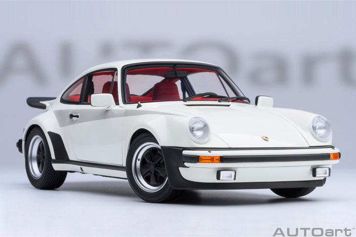 78113 PORSCHE 911(930) TURBO 3.0 (GRAND PRIX WHITE W/ TURBO STRIPES)