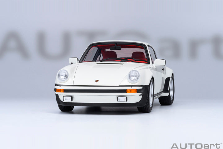 78113 PORSCHE 911(930) TURBO 3.0 (GRAND PRIX WHITE W/ TURBO STRIPES)