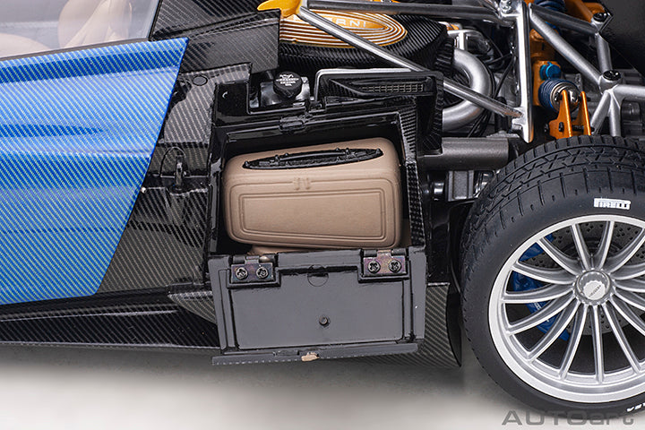78286 PAGANI HUAYRA ROADSTER (BLU TRICOLORE CARBON FIBER)