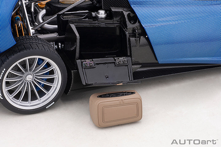 78286 PAGANI HUAYRA ROADSTER (BLU TRICOLORE CARBON FIBER)