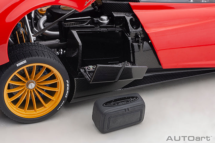 78287 PAGANI HUAYRA ROADSTER (ROSSO MONZA/RED)