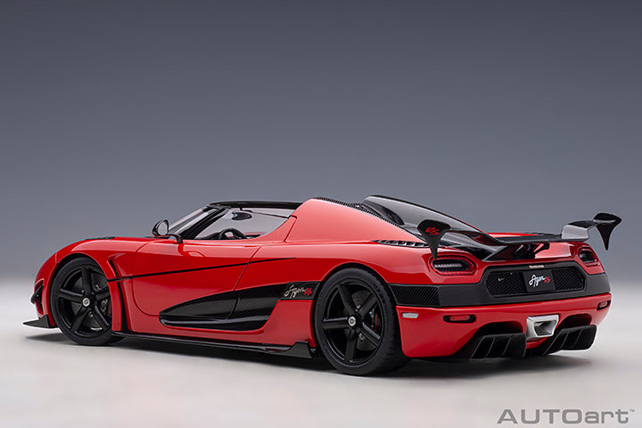79022 KOENIGSEGG AGERA RS (CHILLI RED/CARBON BLACK/BLACK ACCENTS)