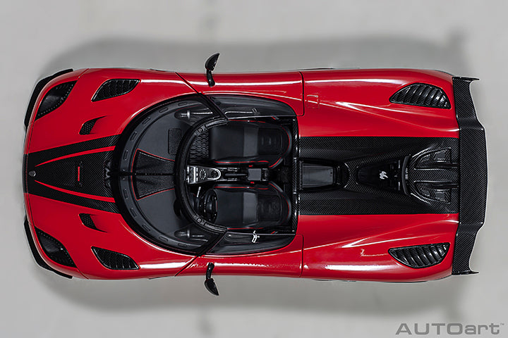 79022 KOENIGSEGG AGERA RS (CHILLI RED/CARBON BLACK/BLACK ACCENTS)