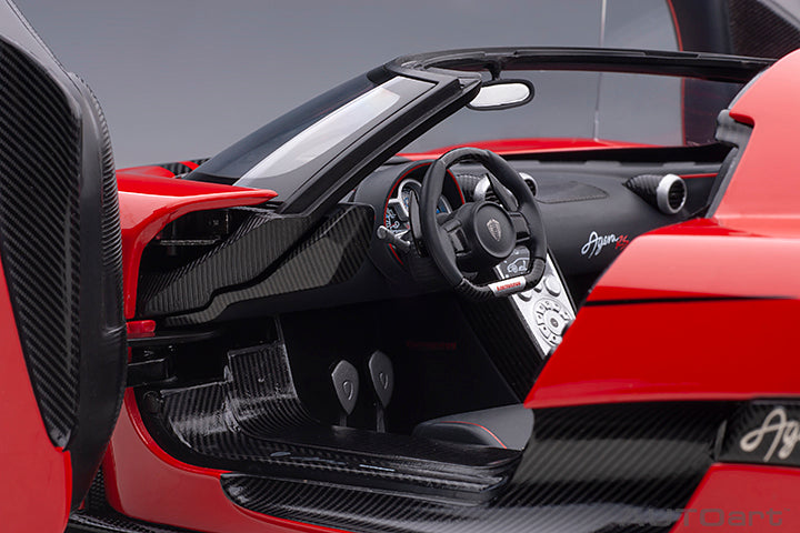 79022 KOENIGSEGG AGERA RS (CHILLI RED/CARBON BLACK/BLACK ACCENTS)