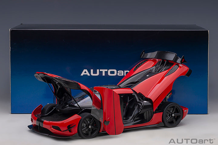 79022 KOENIGSEGG AGERA RS (CHILLI RED/CARBON BLACK/BLACK ACCENTS)