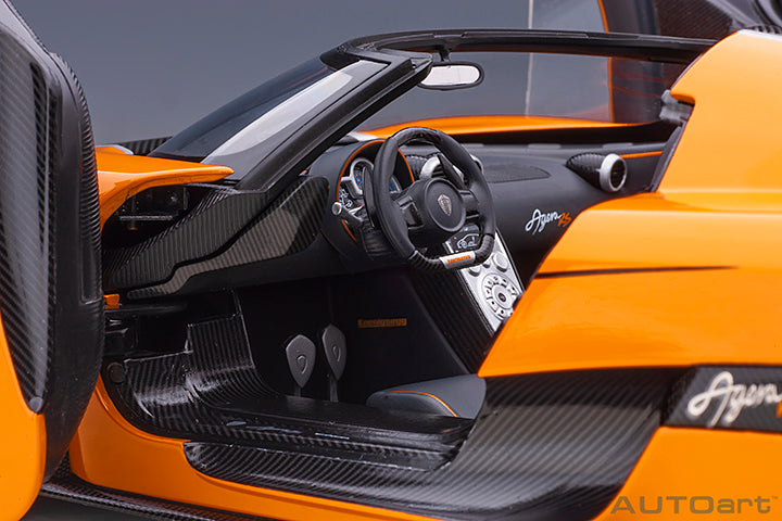 79023 KOENIGSEGG AGERA RS (CONE ORANGE/CARBON BLACK/BLACK ACCENTS)