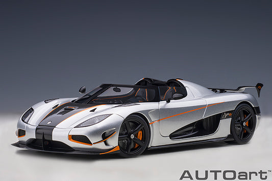79024 KOENIGSEGG AGERA RS (MOON SILVER/CARBON BLACK/ORANGE ACCENTS)