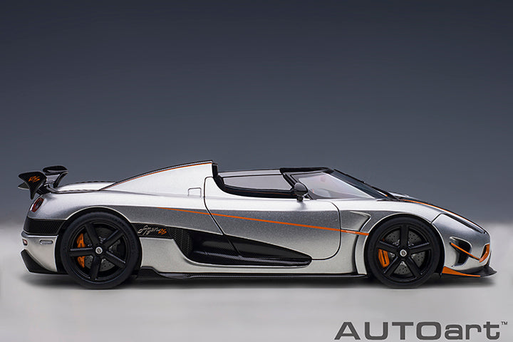 79024 KOENIGSEGG AGERA RS (MOON SILVER/CARBON BLACK/ORANGE ACCENTS)