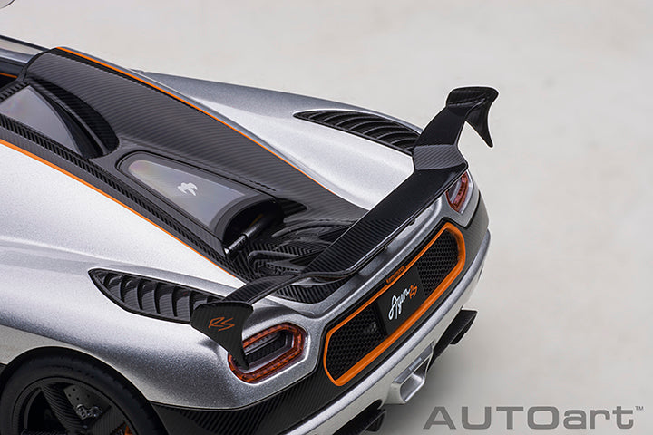 79024 KOENIGSEGG AGERA RS (MOON SILVER/CARBON BLACK/ORANGE ACCENTS)