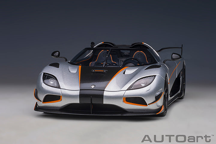 79024 KOENIGSEGG AGERA RS (MOON SILVER/CARBON BLACK/ORANGE ACCENTS)
