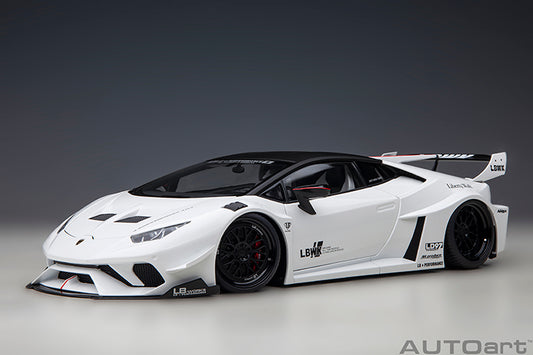 79125 LIBERTY WALK LB SILHOUETTE WORKS HURACAN GT (WHITE)