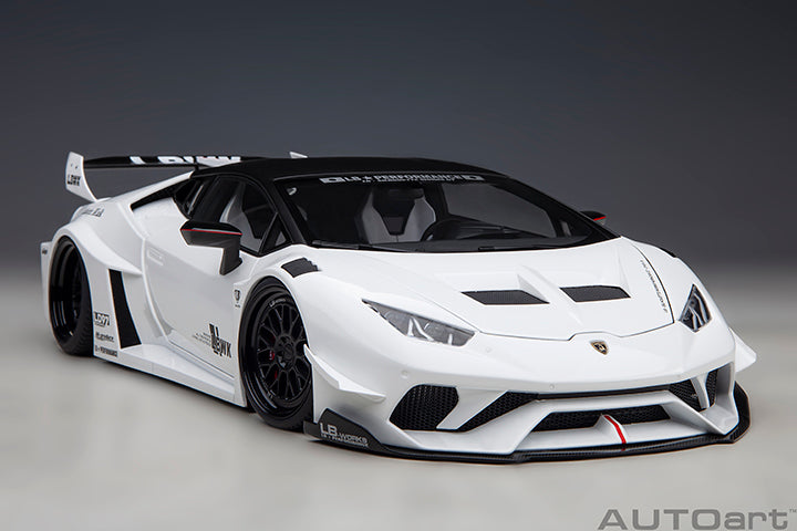 79125 LIBERTY WALK LB SILHOUETTE WORKS HURACAN GT (WHITE)