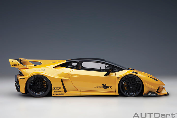 79127 LIBERTY WALK LB SILHOUETTE WORKS HURACAN GT (METALLIC YELLOW)