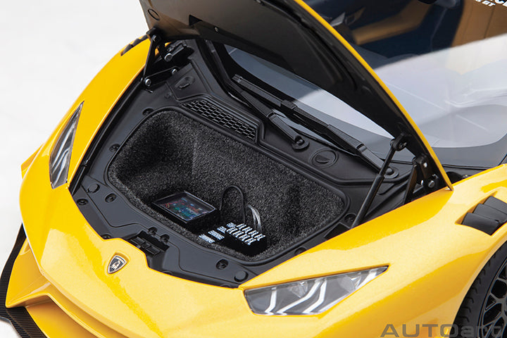 79127 LIBERTY WALK LB SILHOUETTE WORKS HURACAN GT (METALLIC YELLOW)