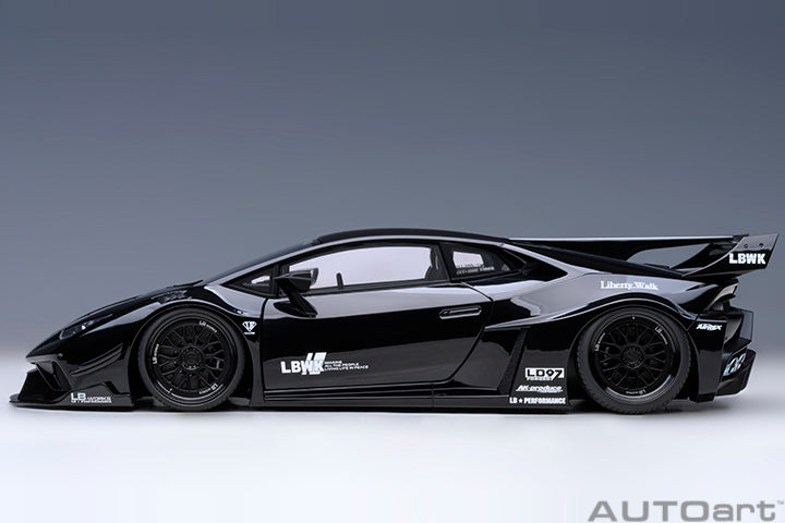 79129 LIBERTY WALK LB SILHOUETTE WORKS HURACAN GT (BLACK)