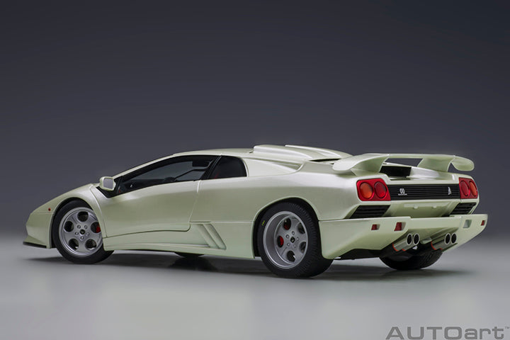 79141 LAMBORGHINI DIABLO SE30 JOTA (BALLON WHITE/PEARL WHITE)