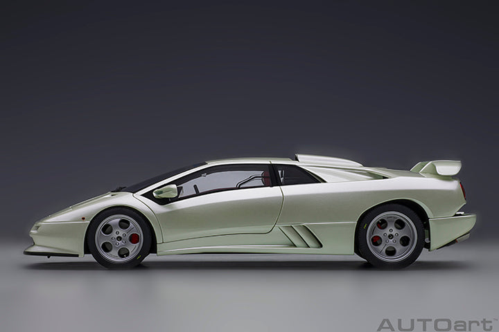 79141 LAMBORGHINI DIABLO SE30 JOTA (BALLON WHITE/PEARL WHITE)