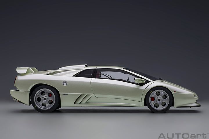 79141 LAMBORGHINI DIABLO SE30 JOTA (BALLON WHITE/PEARL WHITE)