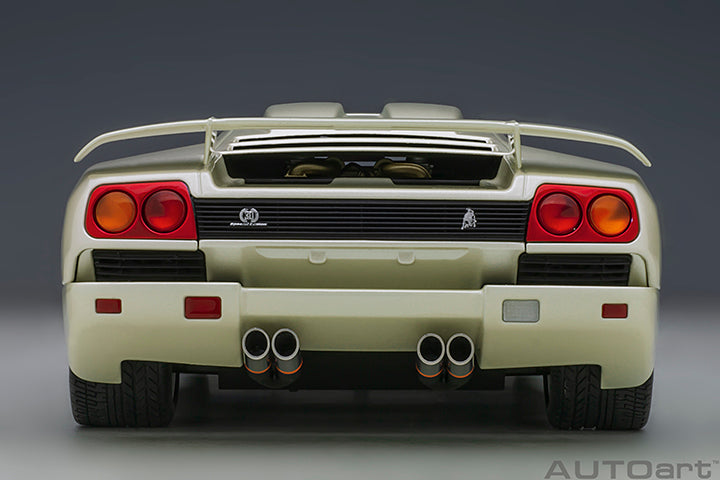 79141 LAMBORGHINI DIABLO SE30 JOTA (BALLON WHITE/PEARL WHITE)