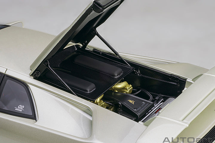 79141 LAMBORGHINI DIABLO SE30 JOTA (BALLON WHITE/PEARL WHITE)