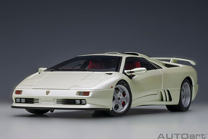 79141 LAMBORGHINI DIABLO SE30 JOTA (BALLON WHITE/PEARL WHITE)