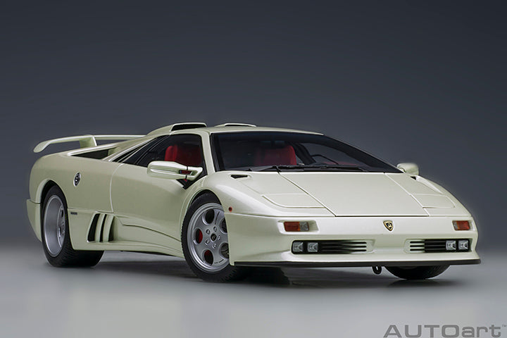 79141 LAMBORGHINI DIABLO SE30 JOTA (BALLON WHITE/PEARL WHITE)