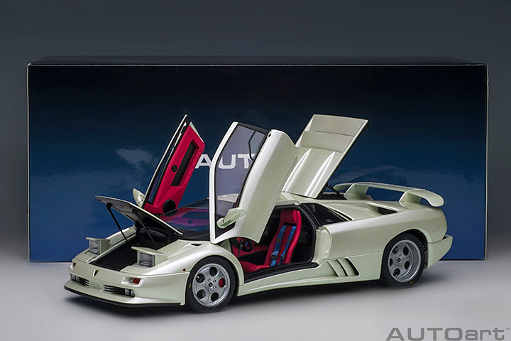 79141 LAMBORGHINI DIABLO SE30 JOTA (BALLON WHITE/PEARL WHITE)