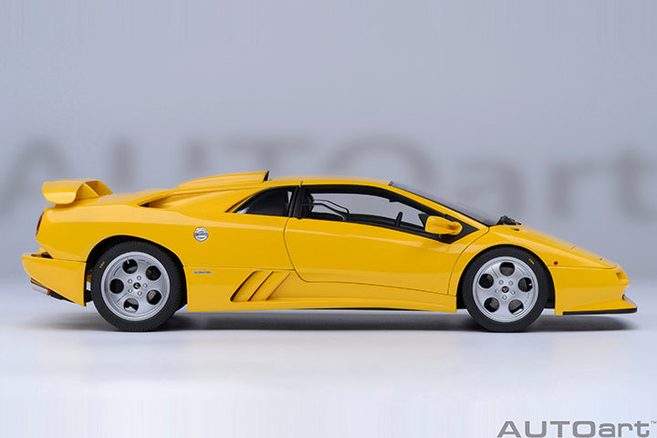 79144 LAMBORGHINI DIABLO SE30 JOTA  (SUPERFLY YELLOW)