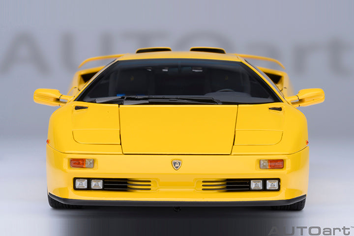79144 LAMBORGHINI DIABLO SE30 JOTA  (SUPERFLY YELLOW)