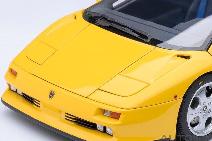 79144 LAMBORGHINI DIABLO SE30 JOTA  (SUPERFLY YELLOW)