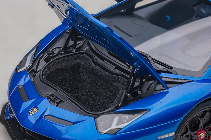 79174 LAMBORGHINI AVENTADOR SVJ (BLU NETHUNS/METALLIC BLUE)