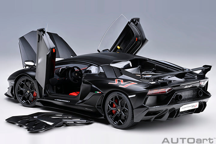 79219 LAMBORGHINI AVENTADOR SVJ (NERO NEMESIS/MATT BLACK)